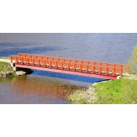 Comparing Wood vs. Plastic Model Bridge Kits